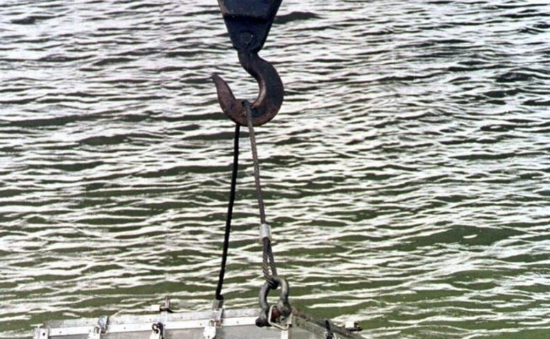 Ahli Akrobat Hilang  di Sungai Gangga saat Lakukan Tantangan Ditenggelamkan