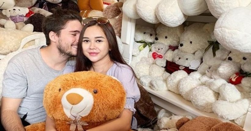 Lahirkan Anak Perempuan, Aura Kasih: Alhamdulillah Ya Allah