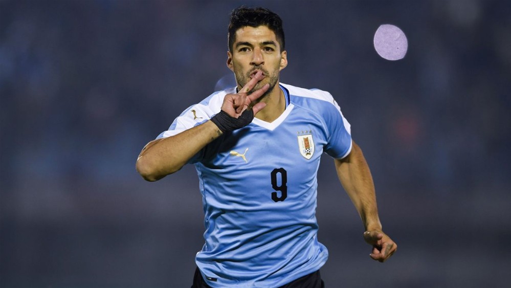 Liverpool Rajai Derby Merseyside, Luis Suarez Ikut Berpesta