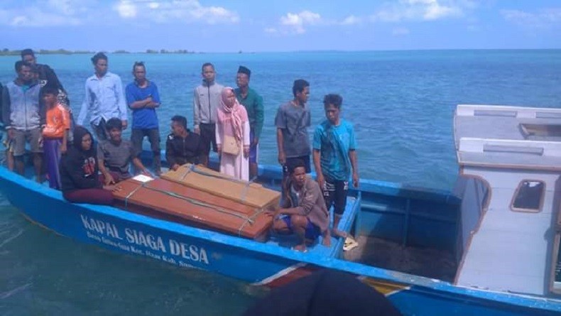 17 Jenazah Korban Kapal Tenggelam di Perairan Sumenep Diserahkan kepada Keluarga
