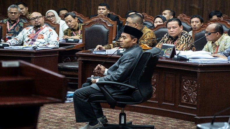 Saat Slogan Obat Batuk Jadi Lelucon Saksi Kubu Jokowi di Sidang MK
