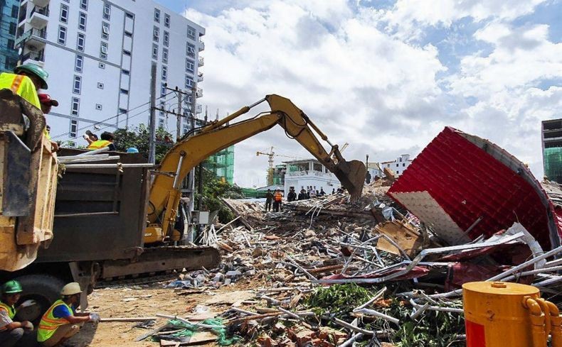 Gedung Berlantai 7 di Kamboja Ambruk, 3 Orang Tewas dan Puluhan Lainnya Terjebak