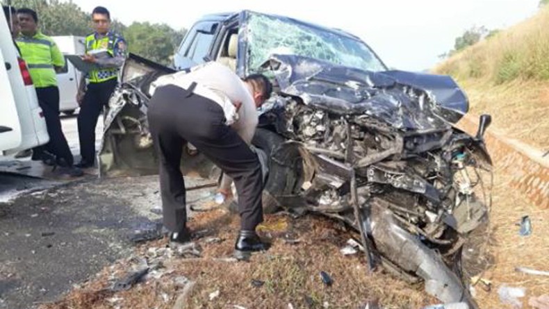 Keluar Jalur ke Arah Berlawanan di Tol Cipali, Luxio Tabrak Vitara 1 Orang Tewas