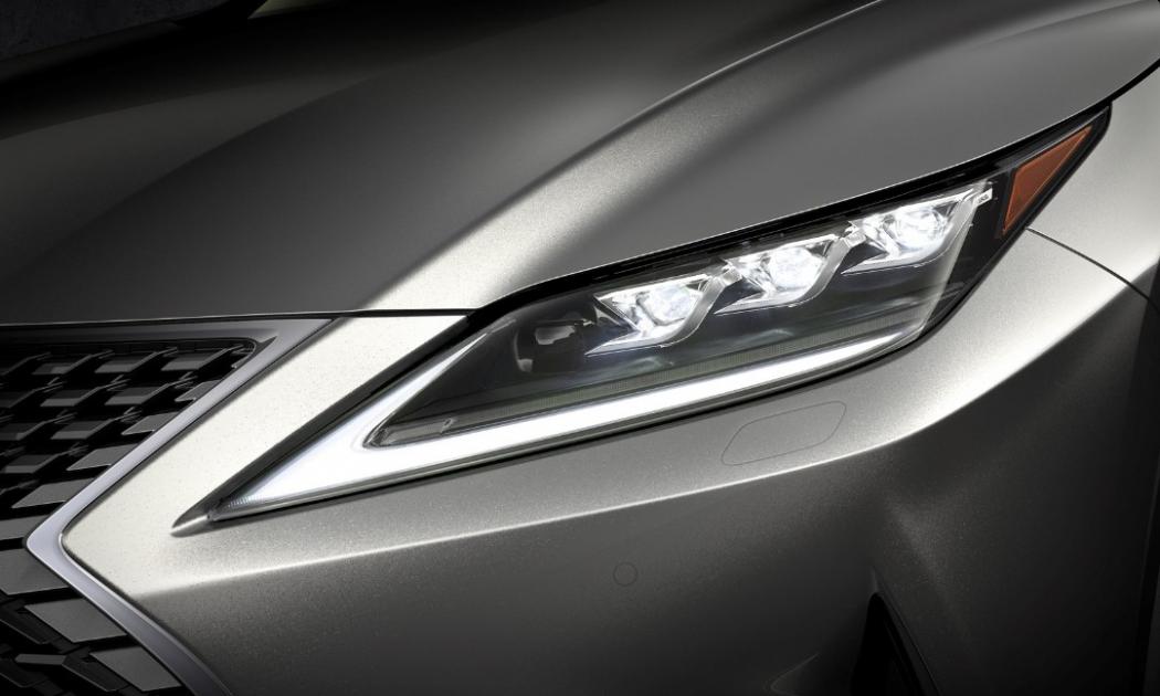 SUV Anyar Lexus Pakai Teknologi Headlamp Paling Canggih