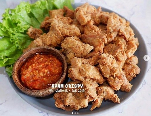 Berkreasi Membuat Ayam Krispi, Enaknya Disantap dengan Sambal Bawang