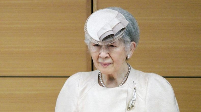 Pengelihatan Bermasalah, Mantan Permaisuri Jepang Michiko Jalani Operasi Katarak