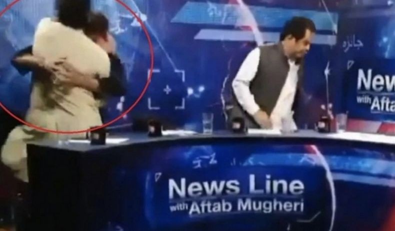 Politikus dan Jurnalis Baku Hantam saat Siaran Langsung Televisi