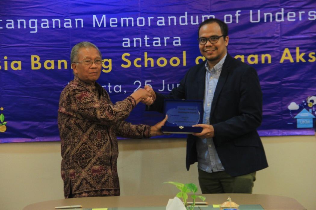 Garap Investor Milenial, Akseleran Kerja Sama dengan STIE IBS