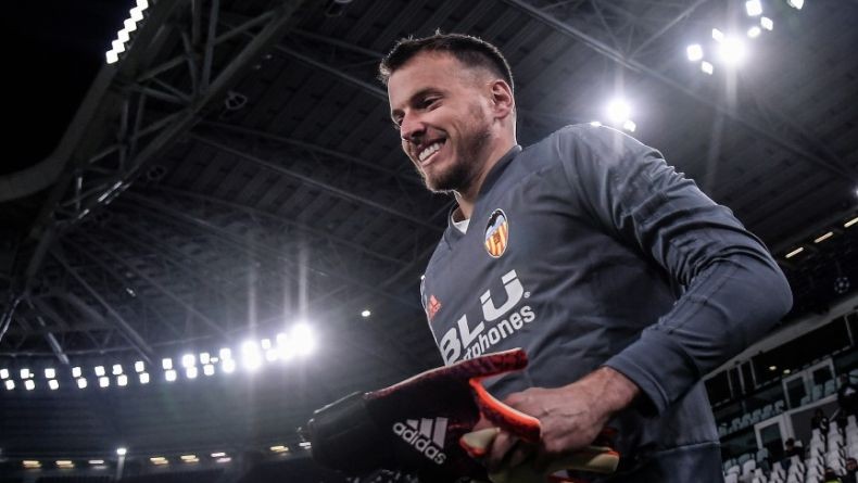 Usai Ditinggal Cillessen, Barcelona Dapatkan Neto dari Valencia