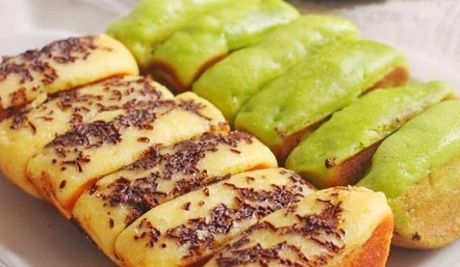 Mencicipi Kue Pukis Jadul, Pakai Toping Cokelat Lebih Lezat