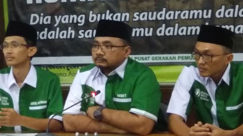 Menag Kaji Larangan Cadar, Gus Yaqut: Mending Urusi Radikalisme Dulu