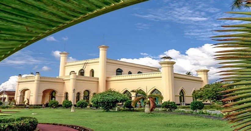 Jelajahi Istana Siak, Objek Wisata Sejarah yang Terkenal Miliki Koleksi Antik