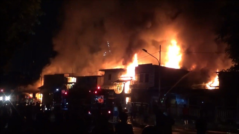 Kebakaran Hanguskan Puluhan Bangunan di Tanah Abang