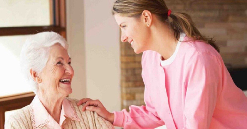 Beda Kebutuhan Siang dan Malam, Ini Pilihan Popok Terbaik untuk Lansia