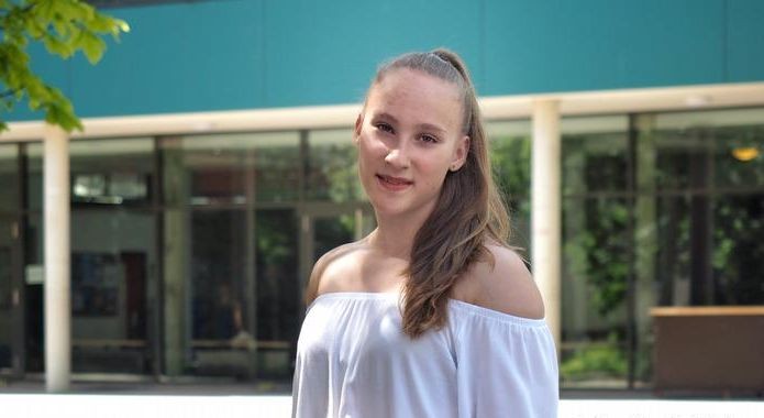 Remaja Cantik Asal Jerman Ini Lulus SMA di Usia 14 Tahun dengan Nilai Sempurna