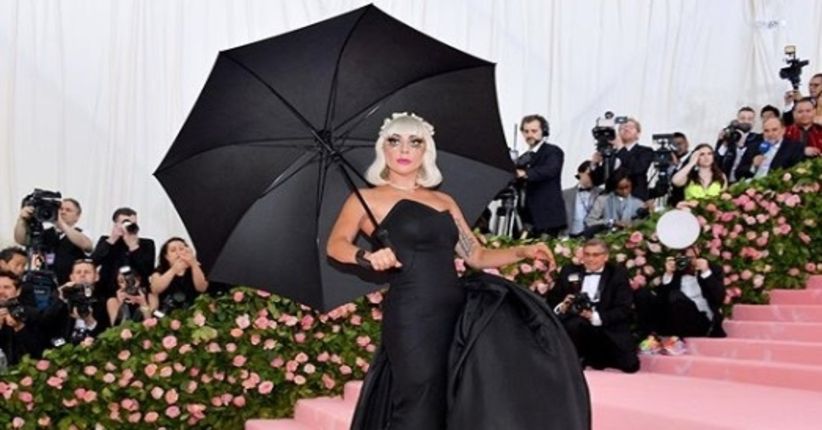 Lady Gaga Digosipkan Mengandung Anak Bradley Cooper