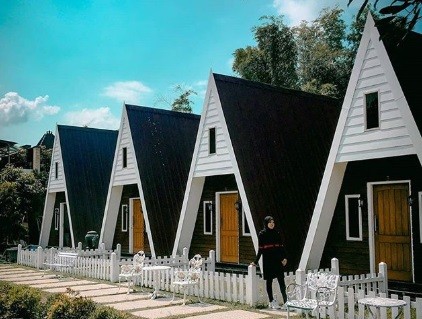 Asyiknya Selfie di Kafe Kebun Bibit, Objek Wisata Instagramable Baru di Kediri