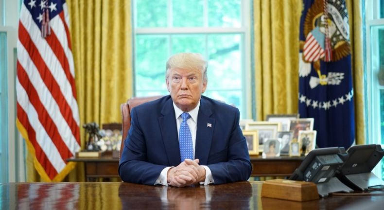 Trump Beri Selamat ke Anggota Navy SEAL yang Lolos dari Tuduhan Kejahatan Perang