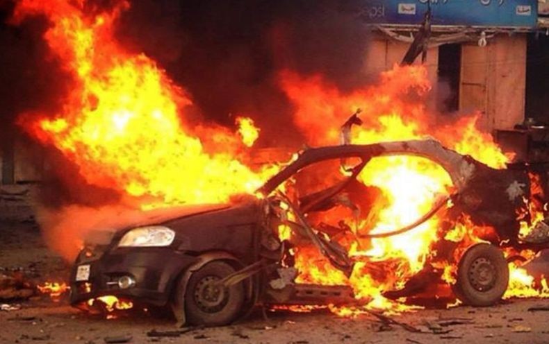 Mobil Sedang Terparkir di Pinggir Jalan Meledak, 8 Polisi Terluka