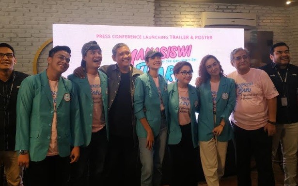 Angkat Isu soal Pendidikan, Intip Poster dan Trailer Perdana Film Mahasiswi Baru