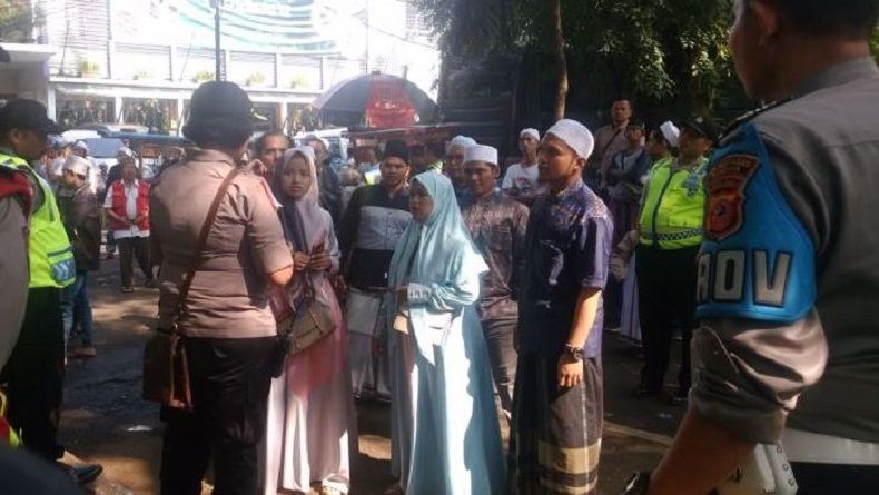 Polisi Kawal Ketat Sidang Vonis Habib Bahar, Massa Padati PN Bandung