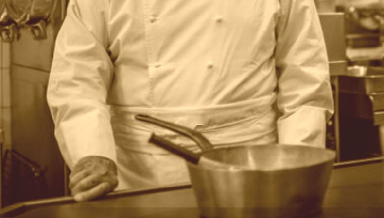 Kesal Ditagih Makanan, Koki Hotel Siram Tamu Pakai Minyak Mendidih