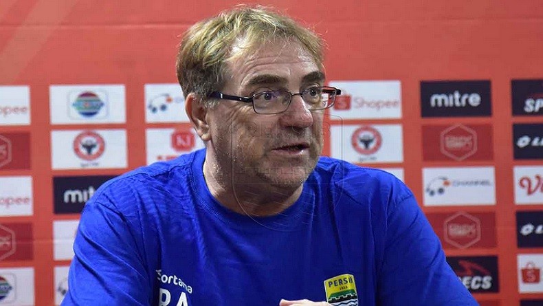 Diteror The Jakmania Sepanjang Laga, Rene Alberts Akui Persib Gugup