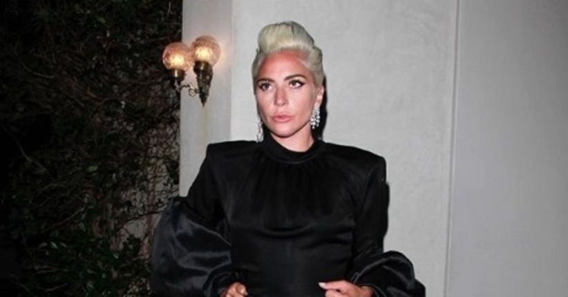 Jualan Kosmetik, Lady Gaga Kenakan Anting-Anting Karya Rinaldy Yunardi