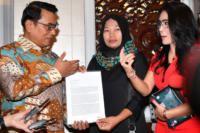 Resmi Ajukan Amnesti ke Jokowi, Baiq Nuril Cerita Awal Mula Kasus Mesum Kepsek