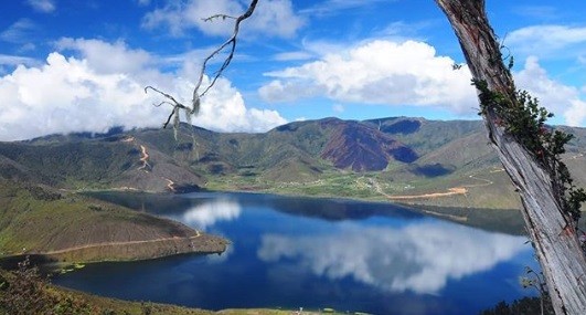 Keunikan Danau Perempuan & Laki-Laki di Arfak Papua Barat, Pemandangannya Indah