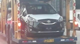 Toyota Sienta Facelift Tertangkap Kamera di Atas Towing Car