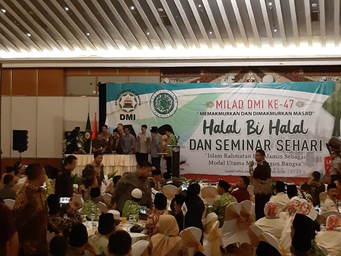 Beri Pontongan Tumpeng ke Ma'ruf Amin, JK Sebut Pra-Serah Terima Jabatan Wapres