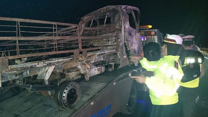 Tabrakan Maut Minibus dan Pikap di Tol Cipali, 5 Tewas Terbakar dan 3 Luka Berat