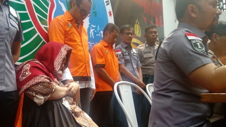 Penampakan Nunung di Polda Metro Jaya, Minta Maaf sambil Menangis