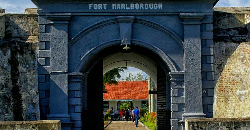 Wisata Sejarah di Bengkulu, Asyiknya Selfie di Benteng Marlborough