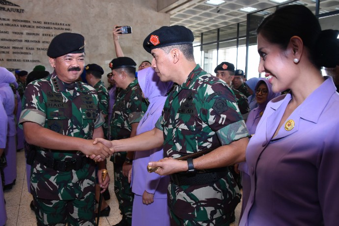 57 Perwira Tinggi TNI Naik Pangkat