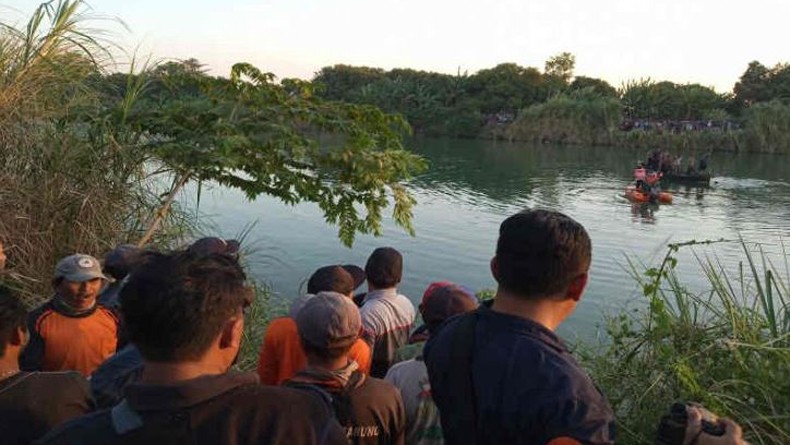 Pesawat Cessna Jatuh di Sungai Cimanuk Indramayu