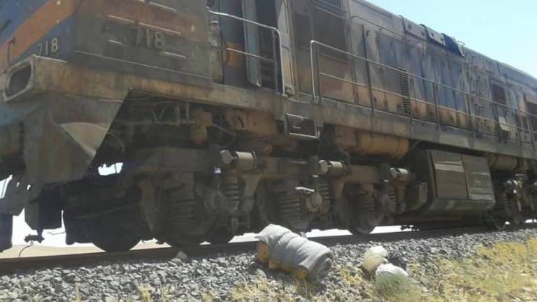 Kena Serangan Bom, Kereta Kargo Angkut Fosfat di Suriah Terguling