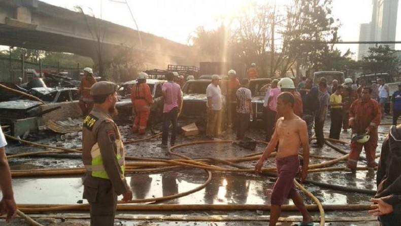 Tempat Penitipan Mobil di Pademangan Terbakar, 14 Mobil Hangus Dilalap Api