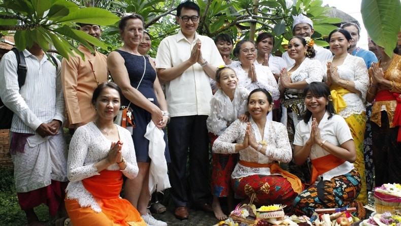 Masyarakat Bali di Berlin Rayakan Galungan di Taman Garten der Welt