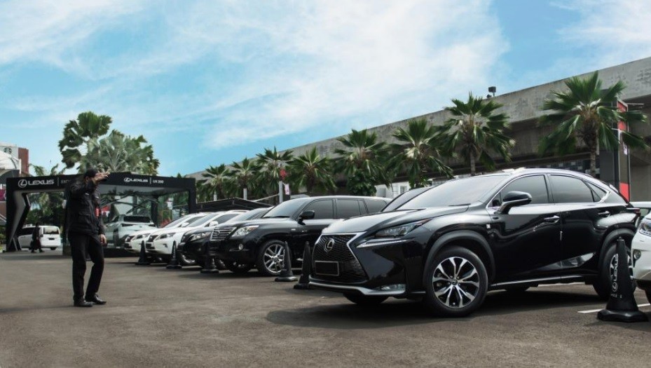 Selain Terlihat Mewah, Ini Enaknya Punya Mobil Lexus
