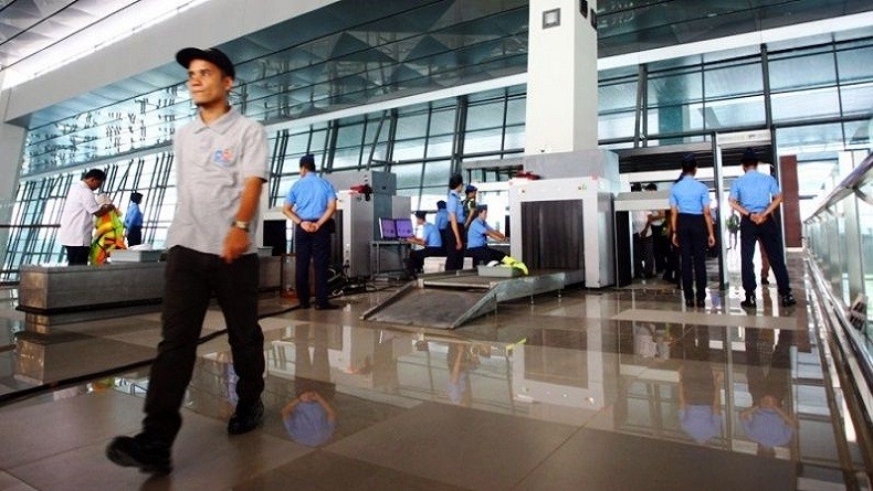 Jelang Kedatangan Jokowi, Paspampres Sterilisasi Bandara Sisingamangaraja XII
