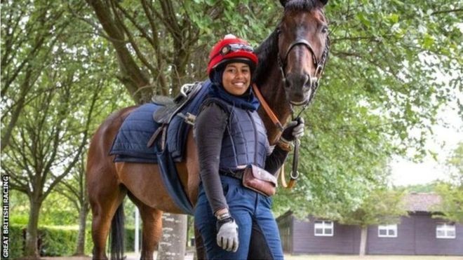 Kisah Remaja Berjilbab yang Ukir Sejarah di Lomba Pacuan Kuda Inggris