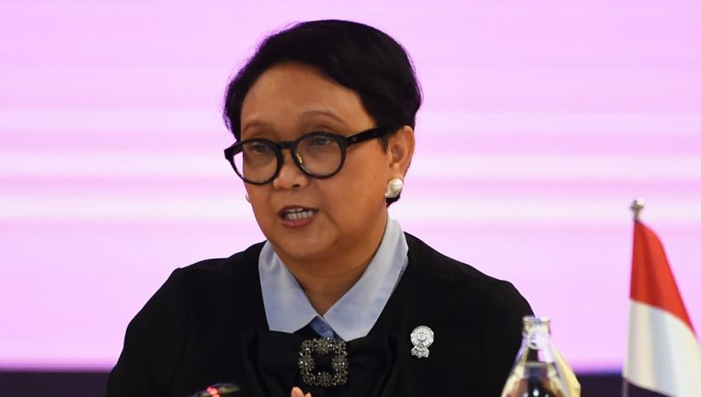 Menlu Retno dan Utusan Khusus PBB Bahas Pemulangan Muslim Rohingya ke Myanmar