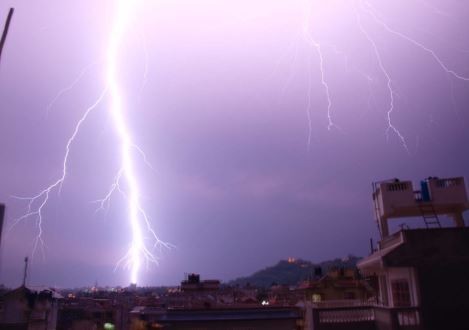 6 Bocah Tewas Tersambar Petir di Guinea