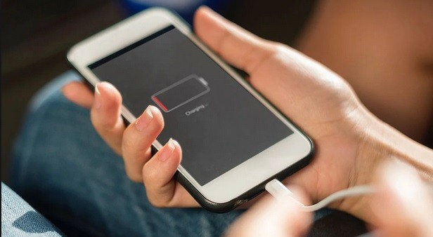 Tips Menghemat Baterai Smartphone saat Listrik Mati