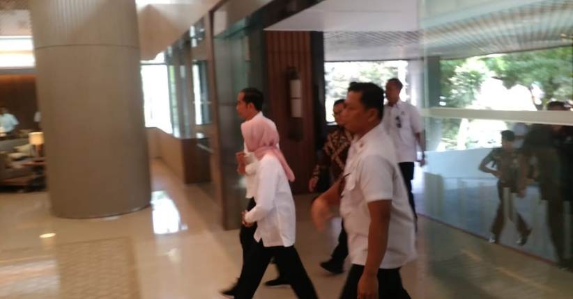 Kecewa PLN Tidak Antisipasi Listrik Padam, Jokowi: Bapak Ibu Kan Pintar-Pintar