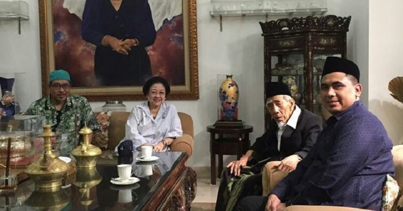 Ini Wasiat Terakhir Mbah Moen kepada Megawati