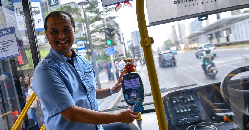 Ganti Sistem EDC, Transjakarta Sosialisasikan Alat Pembayaran TOB