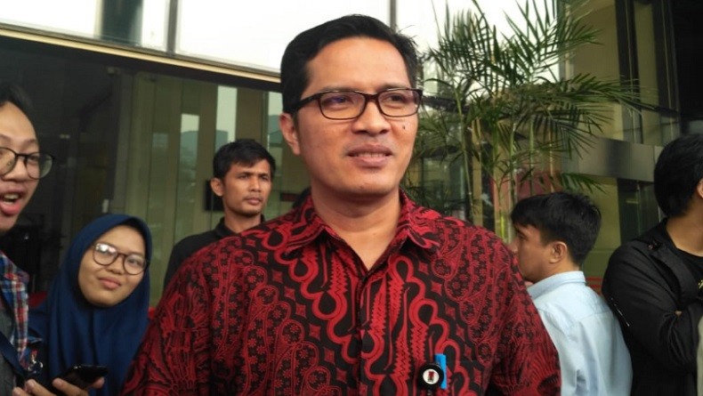 KPK Bawa Bupati Lampung Utara dan Enam Lainnya ke Jakarta usai OTT